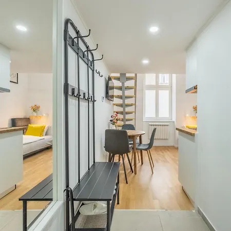 Celakovsky-6 By Interhome براغ
